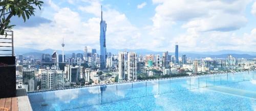 Brickfields Apartment | Riveria City with sky pool and fitness room KL Sentral