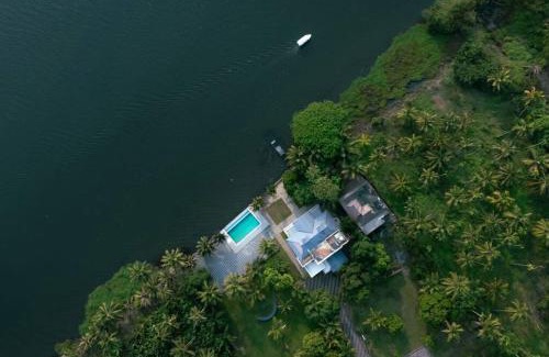 North Paravur Villa | Riveria Portico - River side 6 bedroom private pool Bungalow
