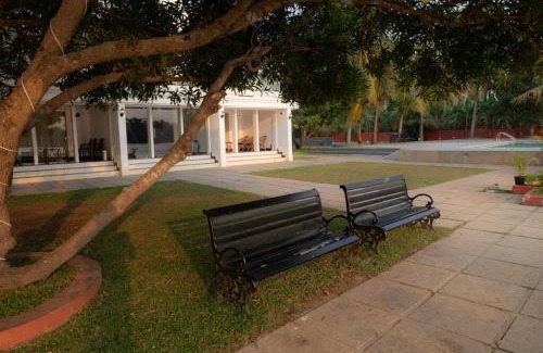 North Paravur Villa | Riveria Portico - River side 6 bedroom private pool Bungalow