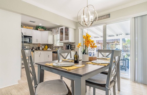 Sunset House | Riverland - Sunset