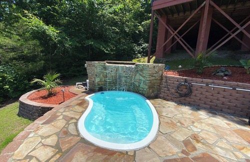 Amity Cabin | Rivers Bend offers beautiful views of the Ouachita Mountains and the Caddo River