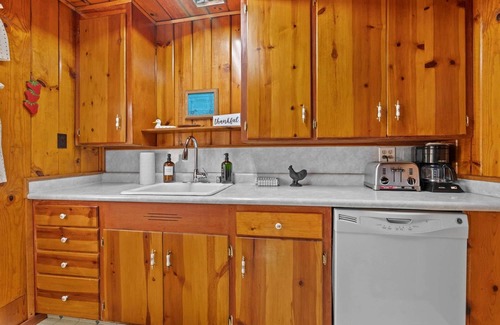 Strawberry Cabin | Rivers Resort Cabin #2