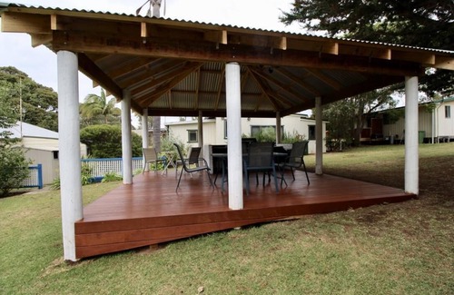 Augusta Cottage | Riverscape Cottage No.6 - Riverscape - unit 6 with views over the Blackwood River and cosy fire place