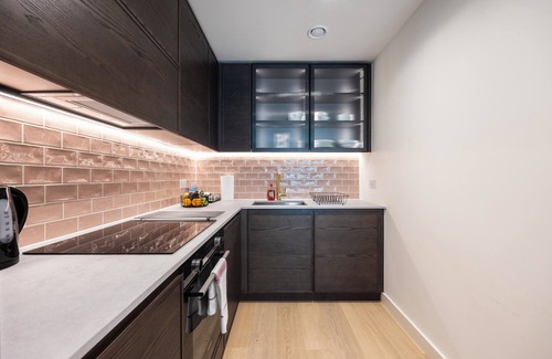 Woolwich Apartment | Riverscape Executive One Bed Apartment with AC