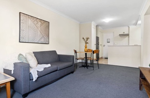 South Perth Apartment | Riverside 1BR Apartment in South Perth