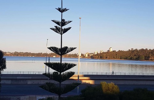 South Perth Apartment | Riverside 2 bedroom with South Perth Peninsula Views