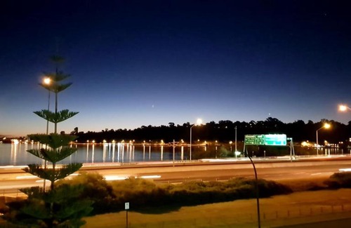 South Perth Apartment | Riverside 2 bedroom with South Perth Peninsula Views