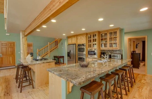 Christmas Valley House | Riverside 6 Bed 6 Bath Indoor Pool & Hot tub & Sauna & Steam Shower In Tahoe !