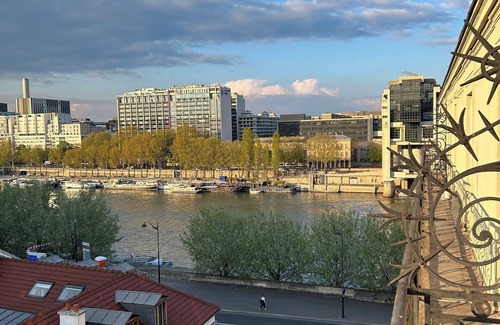 Bercy Apartment | Riverside Aparatment with Balcony