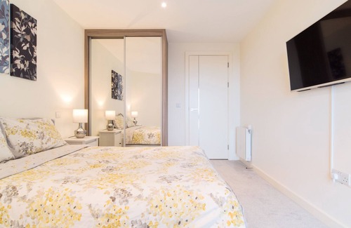 Woolwich Riverside Apartment | Riverside apartment great location
