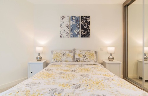 Woolwich Riverside Apartment | Riverside apartment great location