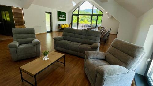 Avrig House | Riverside Avrig