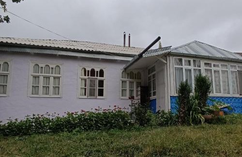 Khinaliq House | Riverside