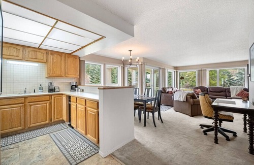 East Kootenay Condo | Riverside Retreat | Hot Springs | Golf | Ground FL