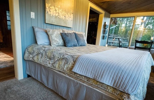 Hadley Cabin | Riverside Cabin | Mammoth Cave | Bowling Green, Kentucky | Corvette Museum