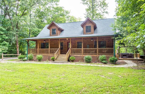 Lake Lure House | Riverside Cabin Retreat