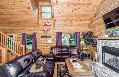Lake Lure House | Riverside Cabin Retreat