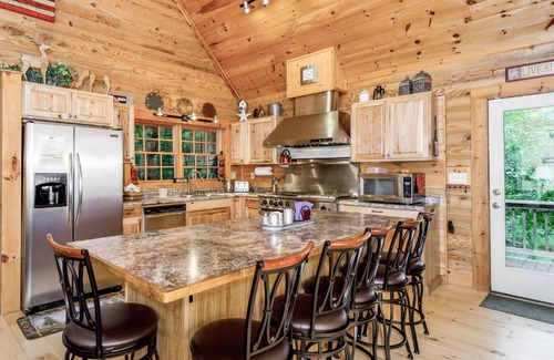 Lake Lure House | Riverside Cabin Retreat
