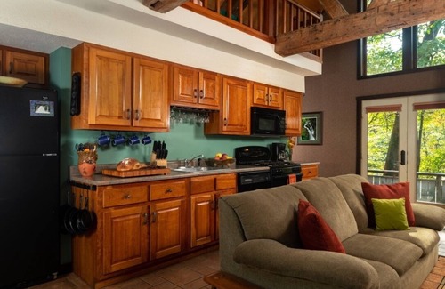 Confluence Ski Chalet | Riverside Chalet Plus
