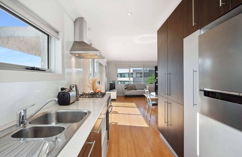 Applecross Apartment | Riverside Comfort 2BR Apartment*Applecross*