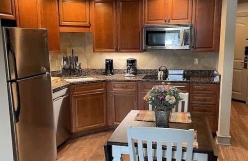 Pigeon Forge Apartment | Riverside Condo w/Deck