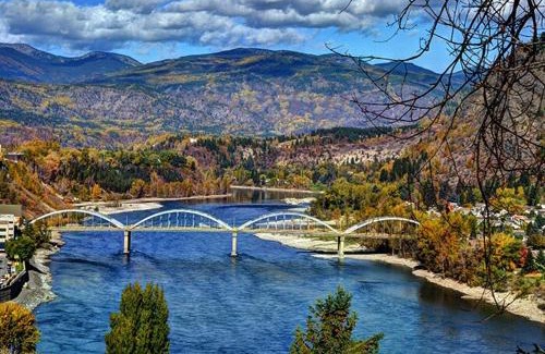 Trail Apartment | Riverside Cottage a charming , comfy home with stunning river views
