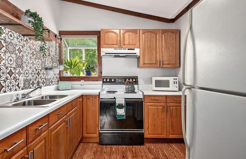Horse Shoe Cottage | Riverside Cottage on Mills River - Patti's Camp Prattville