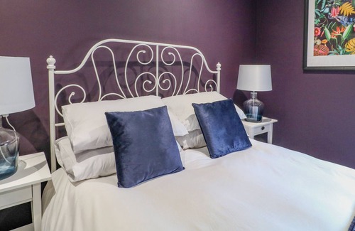 Ambergate Cottage | RIVERSIDE COTTAGE, pet friendly, with a garden in Ambergate