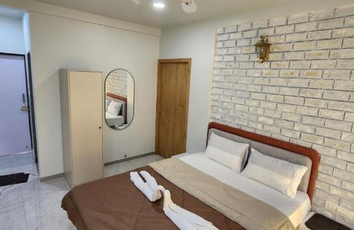 Murud Hotel | Riverside Farm