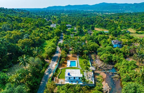 Murud Hotel | Riverside Farm