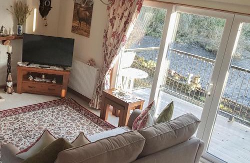 Newton Stewart House | Riverside
