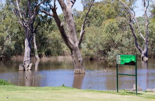 Nichols Point House | Riverside Golf Club 3 Bedroom Holiday House