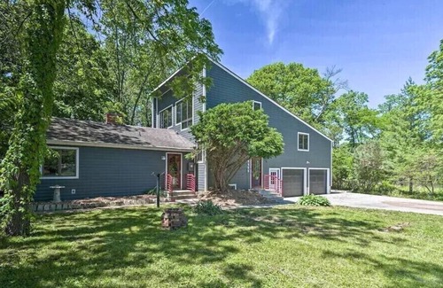 Cedar Falls House | Riverside Hideout: 3 Mi to Downtown Cedar Falls!