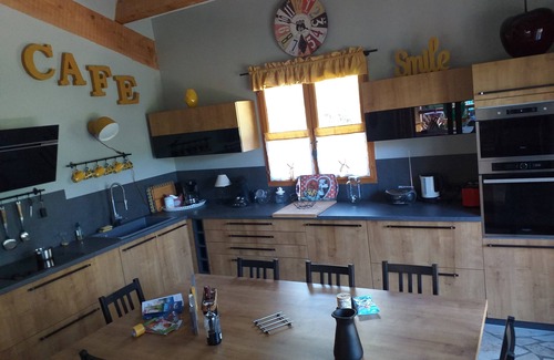 Cessenon-sur-Orb House | Riverside holiday home in the south of France