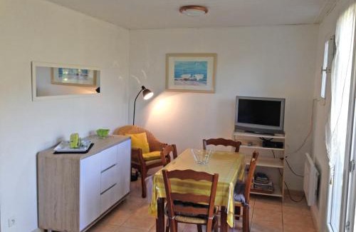 Taglio-Isolaccio House | Riverside Home in Folelli