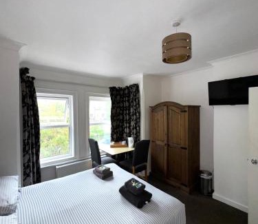 Norwich House | Riverside Hotel