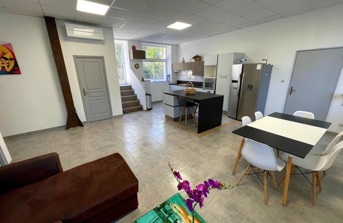 Poujols House | Riverside house