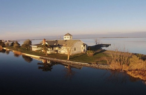 Fishing Creek House | Riverside Lodge Bed & Breakfast on the Honga River UNIT C