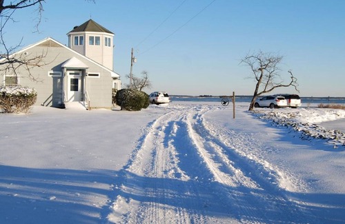 Fishing Creek House | Riverside Lodge Bed & Breakfast on the Honga River UNIT C