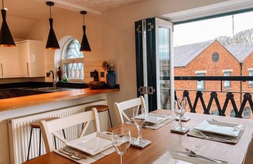 Newport Apartment | Riverside loft apartment