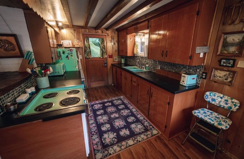 Baring Cabin | Riverside Mid-Century Cabin with Mountain Views