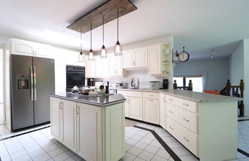Brock Cottage | Riverside Oasis w/hot tub, glass cabin, pool table