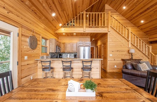 Glenwood House | Riverside on Vaughn with Game Room and More space!