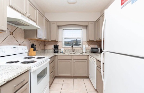 Pigeon Forge Condo | Riverside Pigeon Forge Condo W Mt. LeConte Views