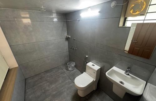 Denkanikota House | Riverside Private Pool Villa in Kochi - Ohstayz Whispering Grove