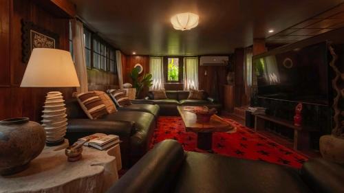 Pa Tan Villa | Riverside Private Pool, 7-Bedrooms, Chiang Mai Center, Entire Estate For You - TANPURI