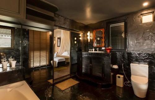 Pa Tan Villa | Riverside Private Pool, 7-Bedrooms, Chiang Mai Center, Entire Estate For You - TANPURI