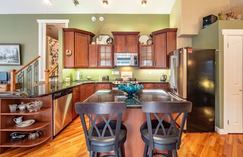 Waiparous Village Villa | Riverside Retreat - Secluded exotic villa in the Rocky mountains