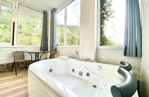 Banos de Agua Santa House | RIVERSIDE RESINDENCE con Jacuzzy