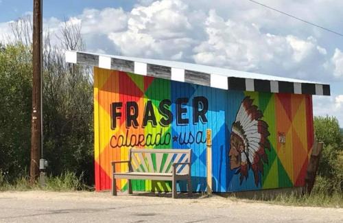 Fraser Apartment | Riverside Retreat in Funky Fraser on Train, Bike and Bus Routes